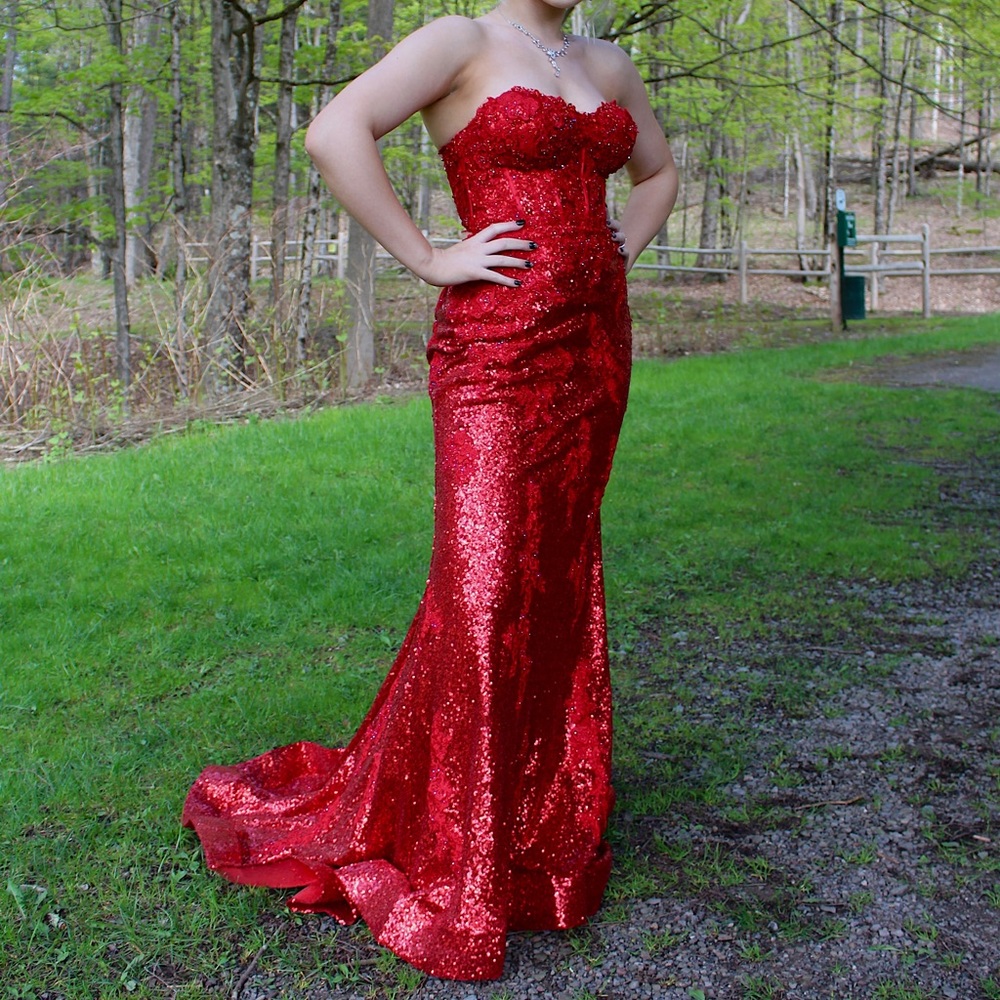 Stunning Red Sherri Hill Prom Dress